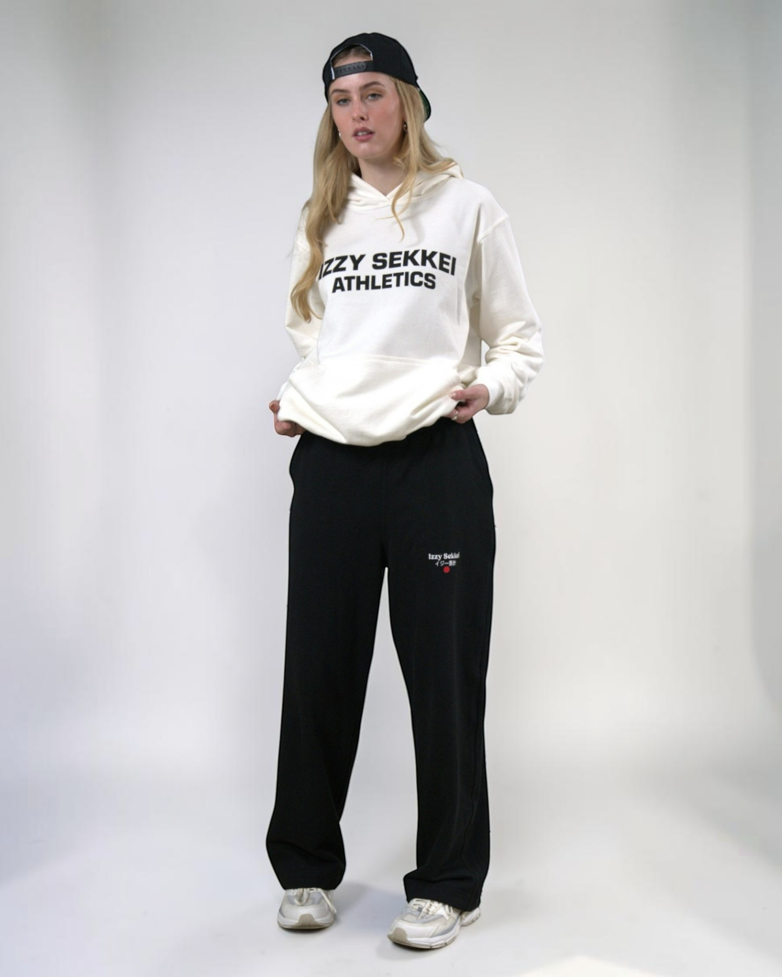 IZZY SEKKEI ATHLETICS HOODIE - OFF WHITE