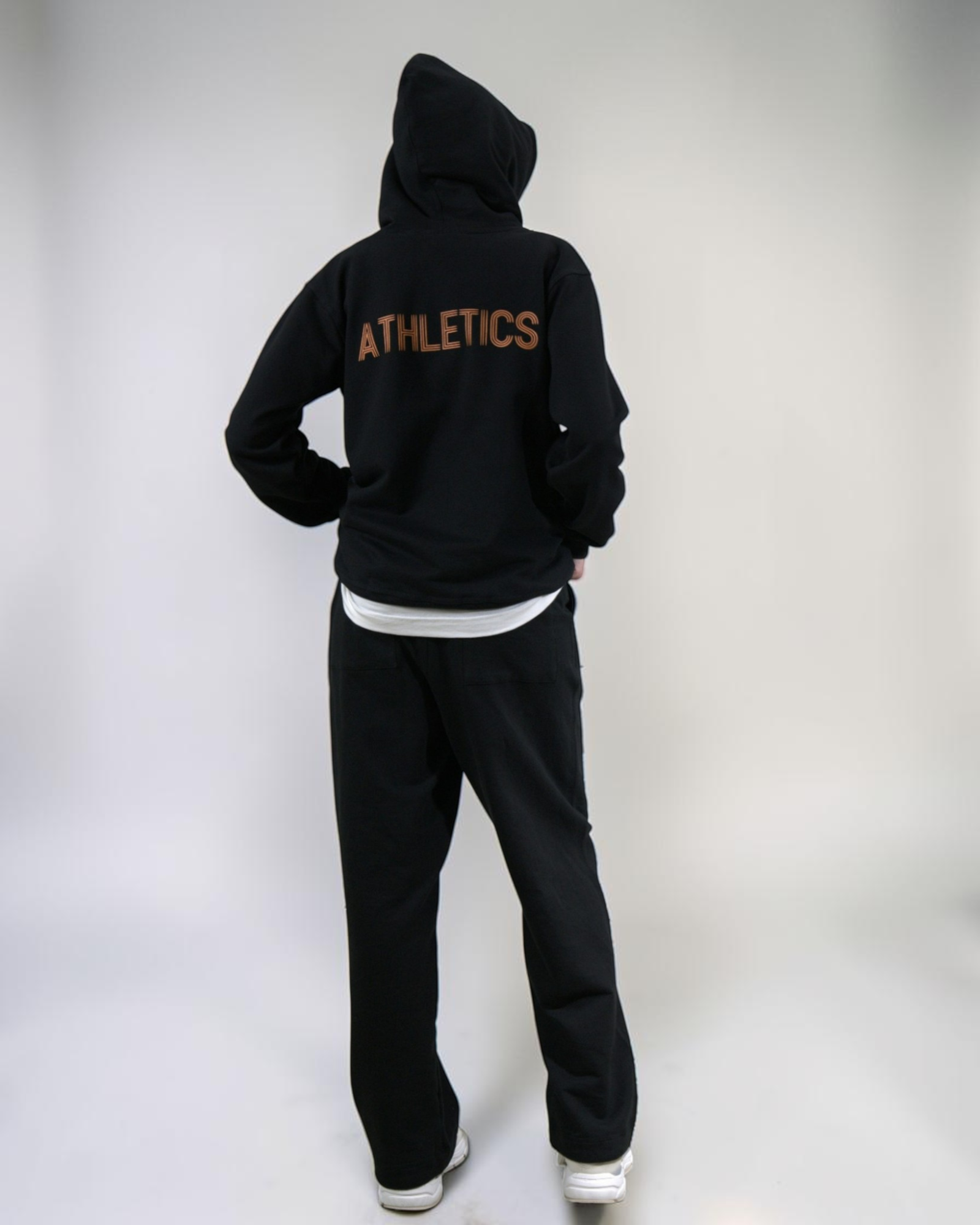 IZZY SEKKEI  LOGO SWEATPANTS - BLACK