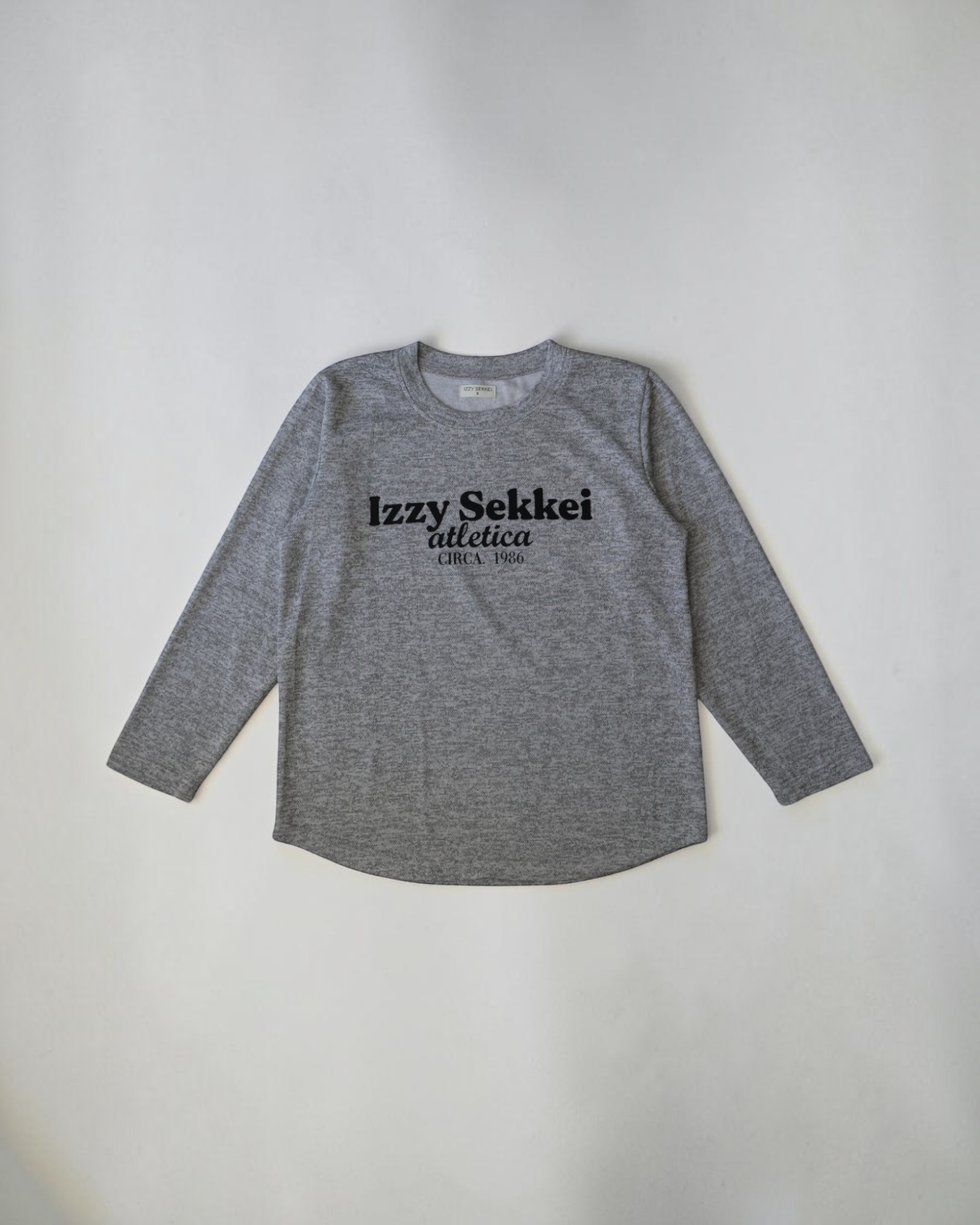 IZZY SEKKEI ATLETICA LONG SLEEVE T-SHIRT - LIGHT GREY