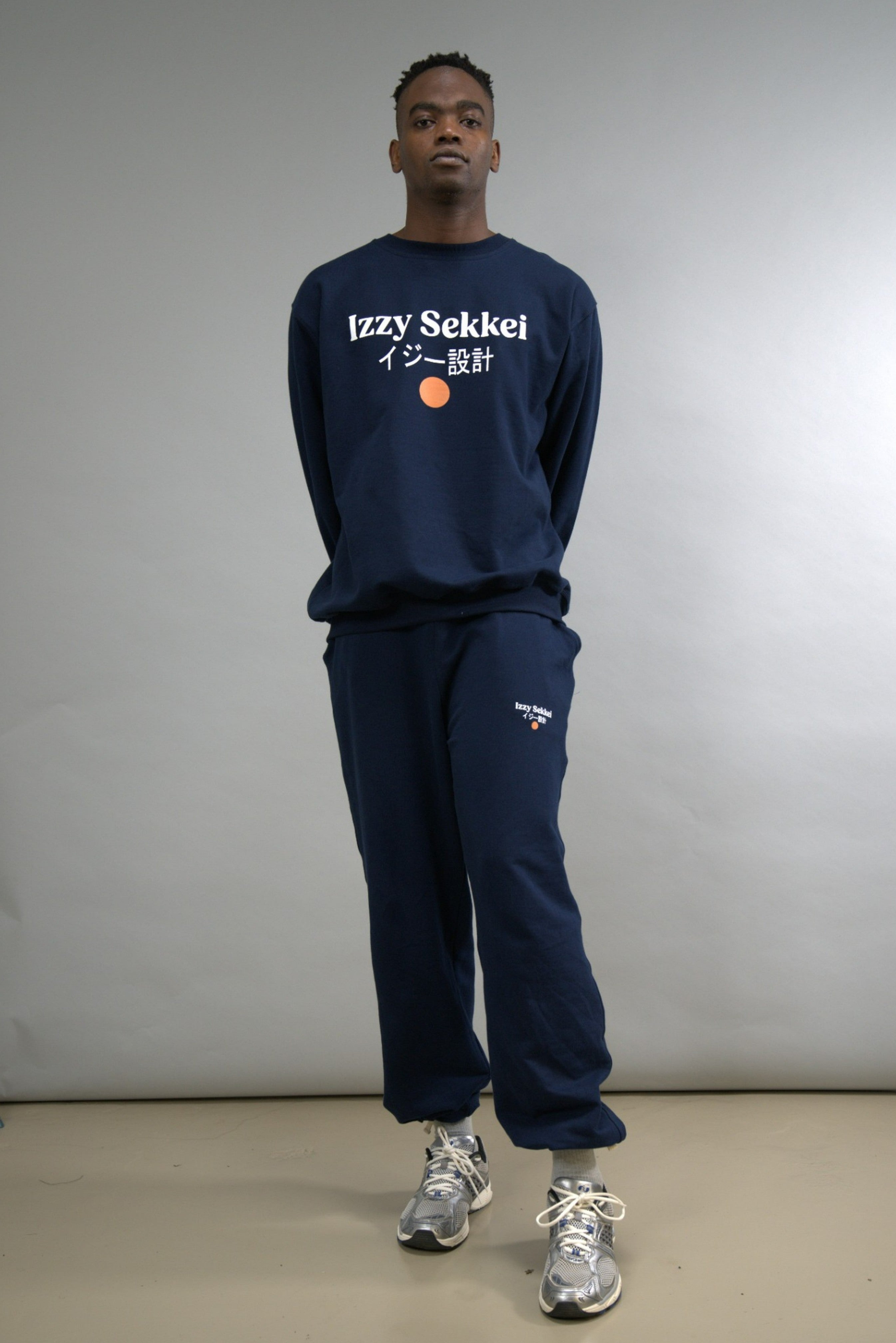 IZZY SEKKEI LOGO SWEATSHIRT