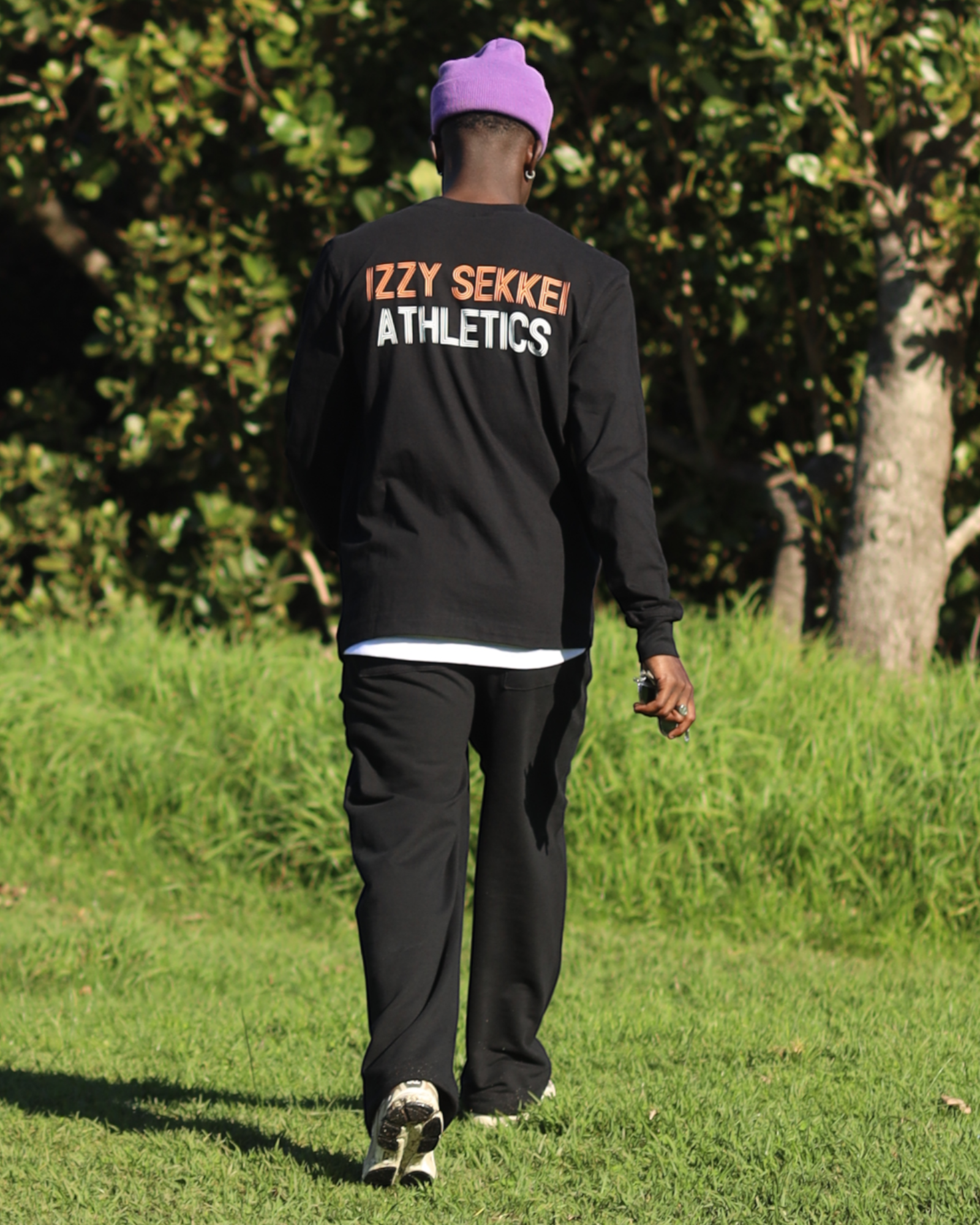 IZZY SEKKEI ATHLETICS LONG SLEEVE T-SHIRT - BLACK