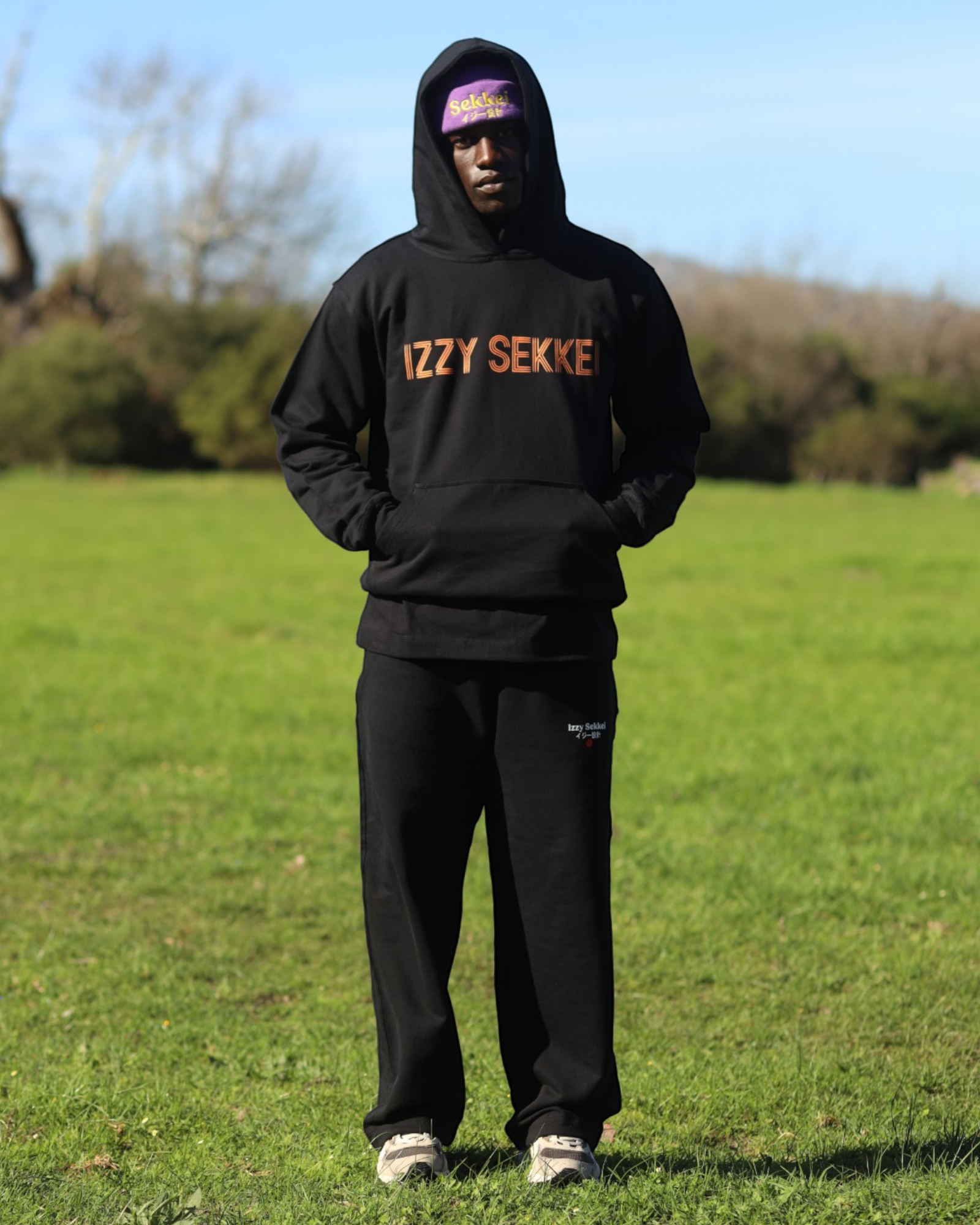 IZZY SEKKEI ATHLETICS HOODIE - BLACK