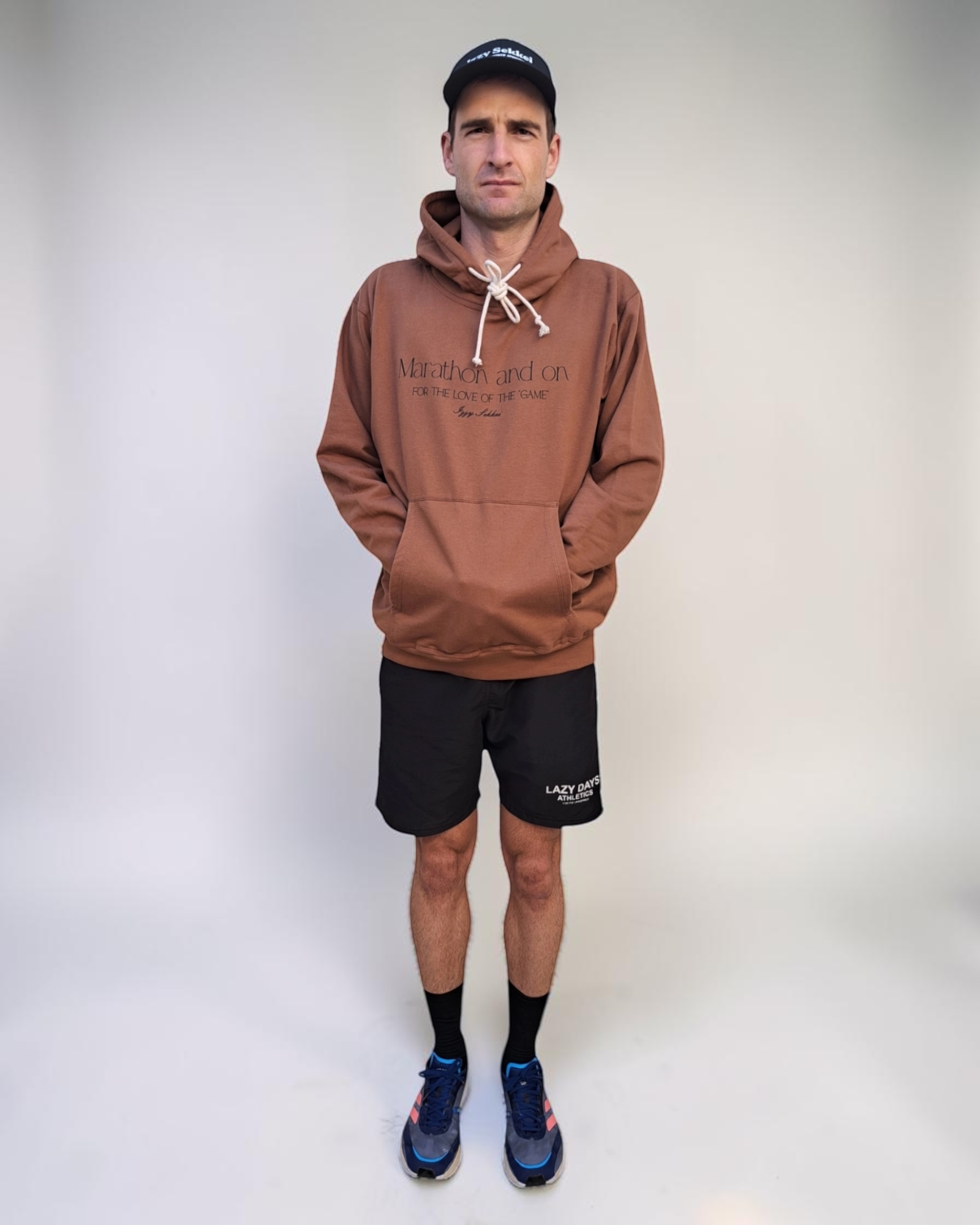 IZZY SEKKEI MARATHON AND ON HOODIE - BROWN