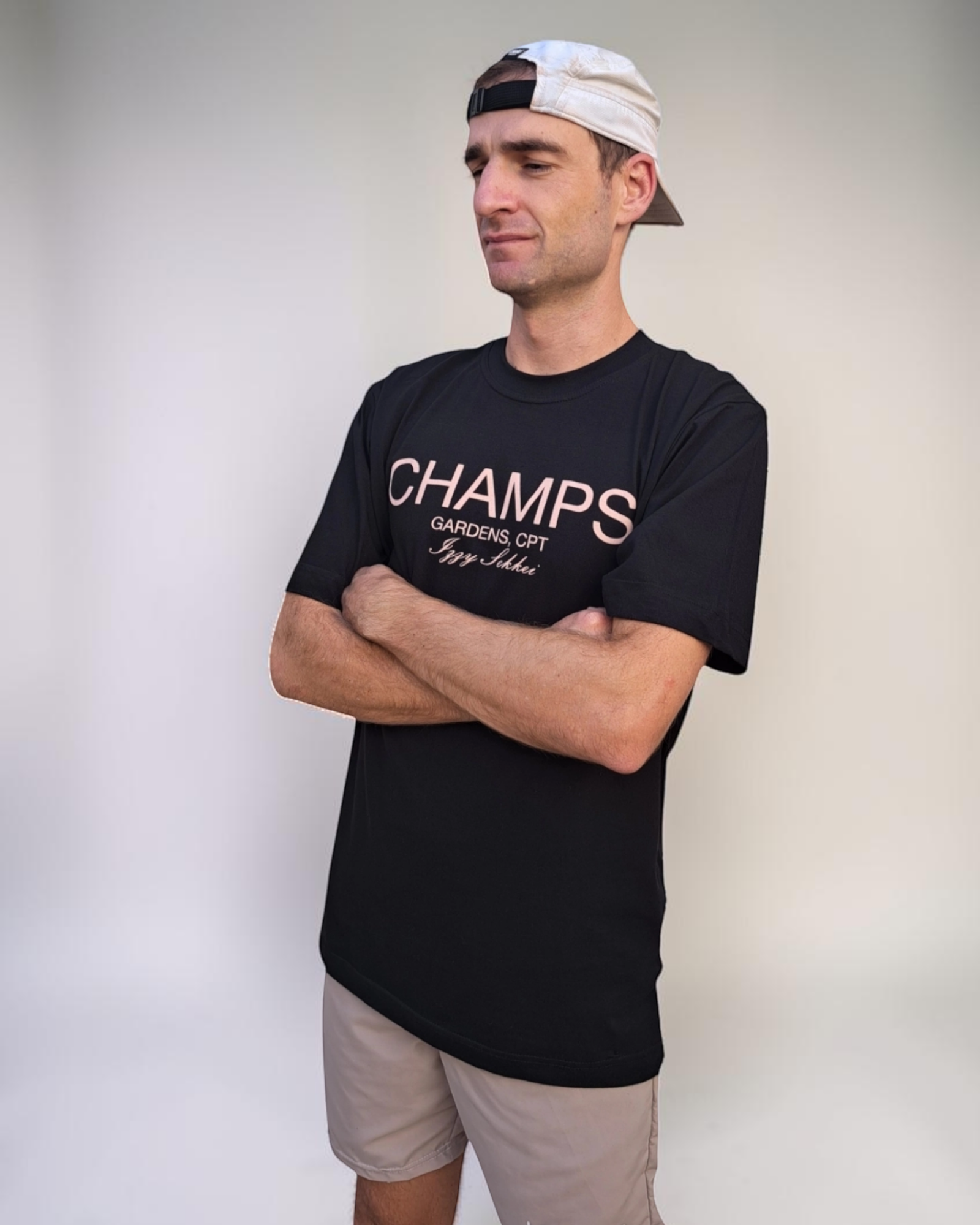 IZZY SEKKEI CHAMPS T-SHIRT - BLACK