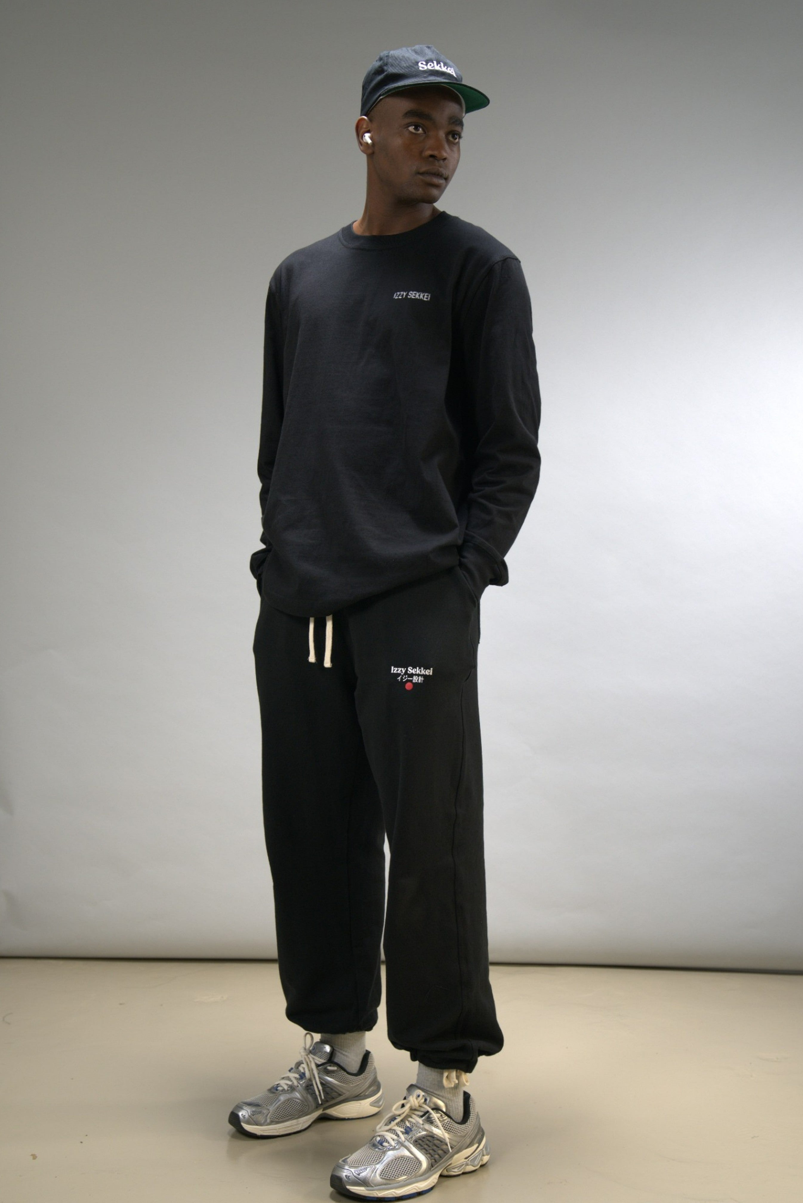 IZZY SEKKEI ATHLETICS LONG SLEEVE T-SHIRT