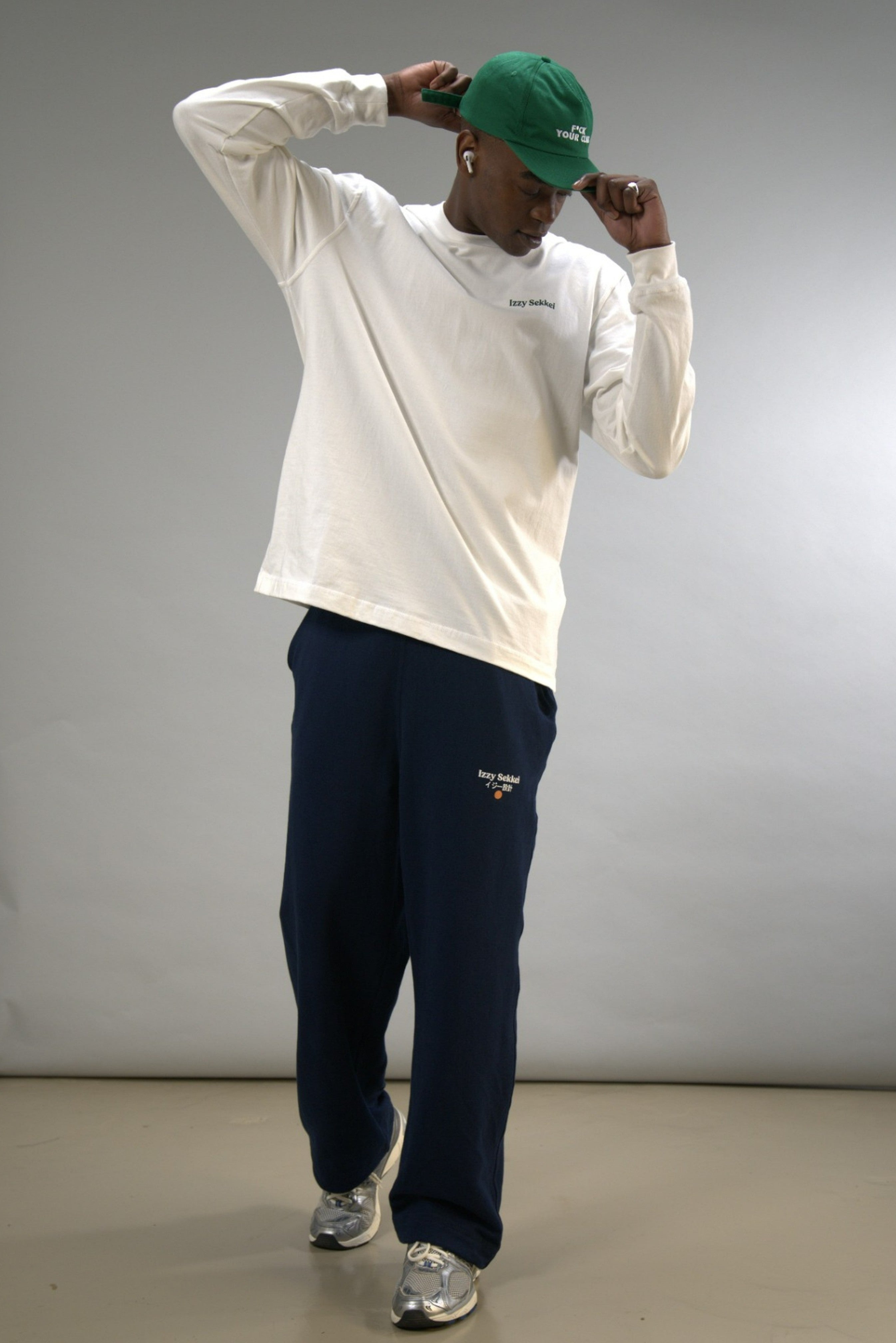 IZZY SEKKEI LOGO LONG SLEEVE T-SHIRT