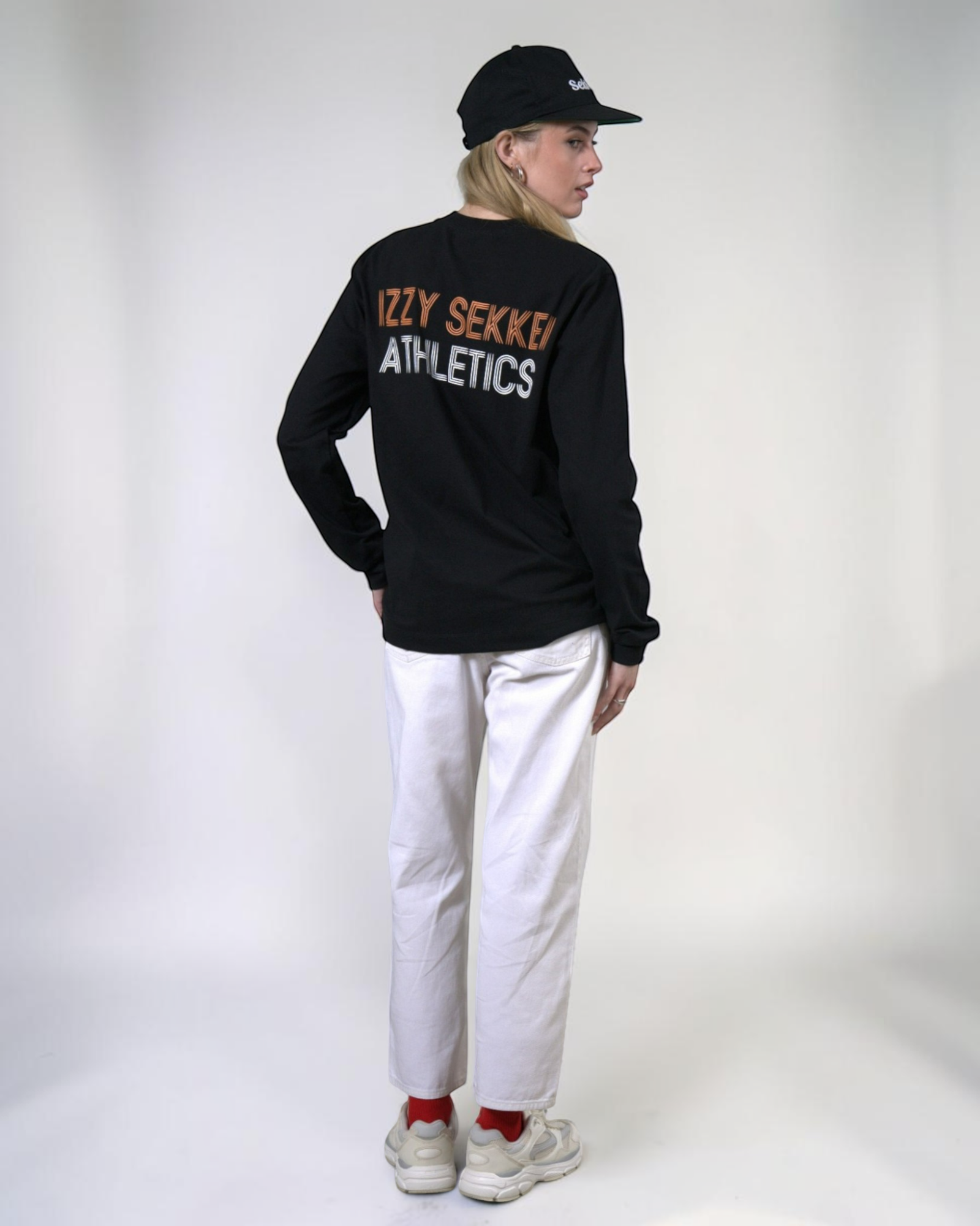 IZZY SEKKEI ATHLETICS LONG SLEEVE T-SHIRT - BLACK