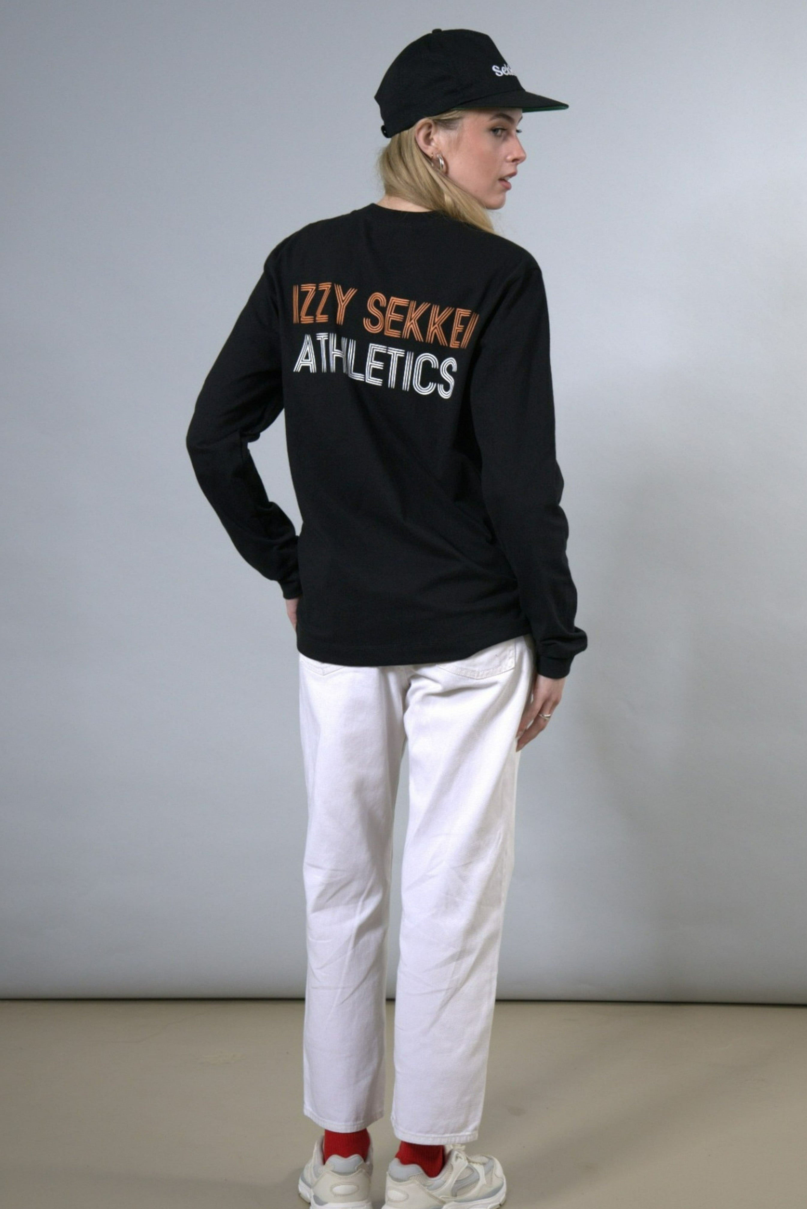 IZZY SEKKEI ATHLETICS LONG SLEEVE T-SHIRT