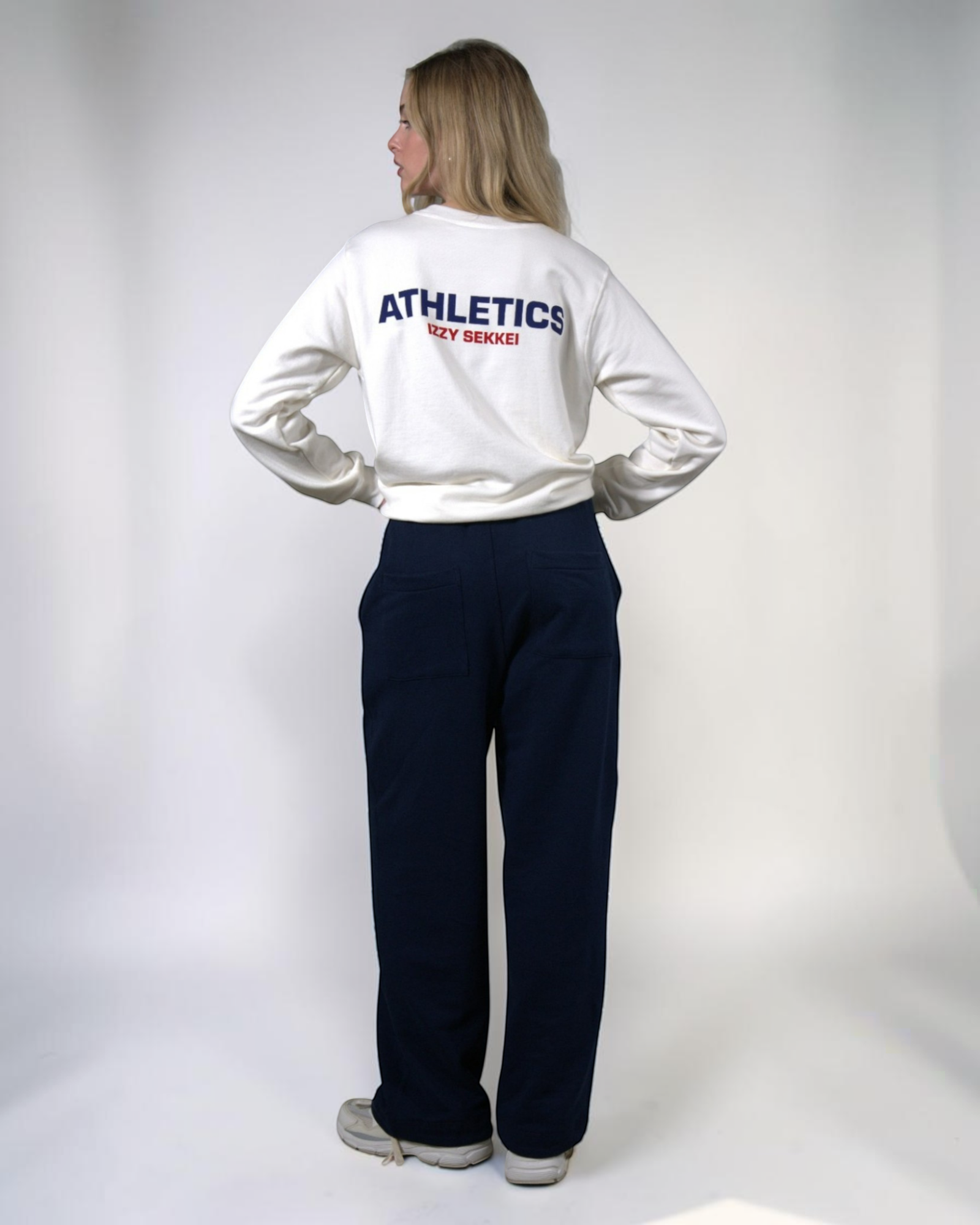 IZZY SEKKEI ATHLETICS SWEATSHIRT - OFF WHITE